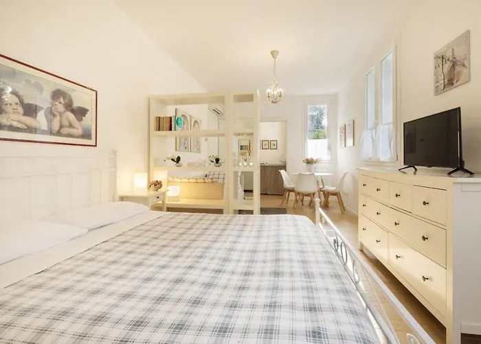 Cá Bianca Ventisette 4* Riccione