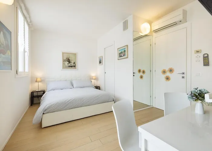 Ca Bianca Ventisette ריצ'יונה